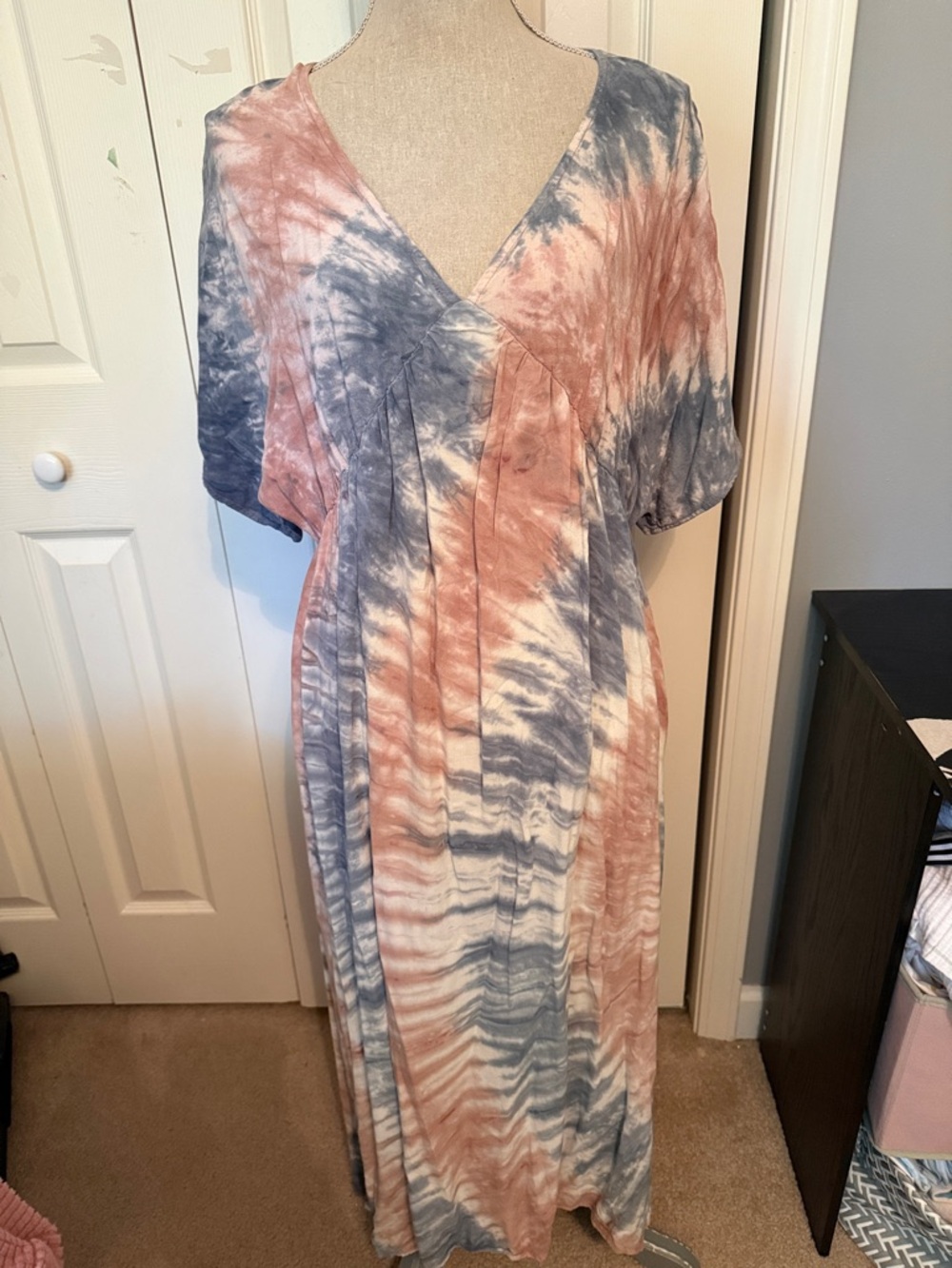 Tie-Dye V-Neck Maxi Dress in Dusty Blue & Blush